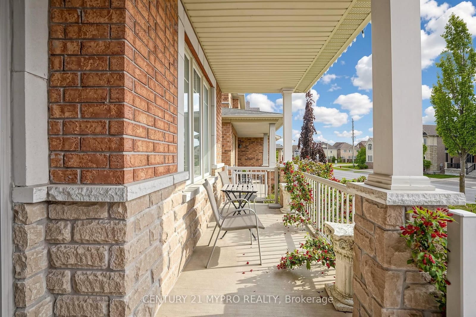 225 Silver Maple Road thumbnail 4
