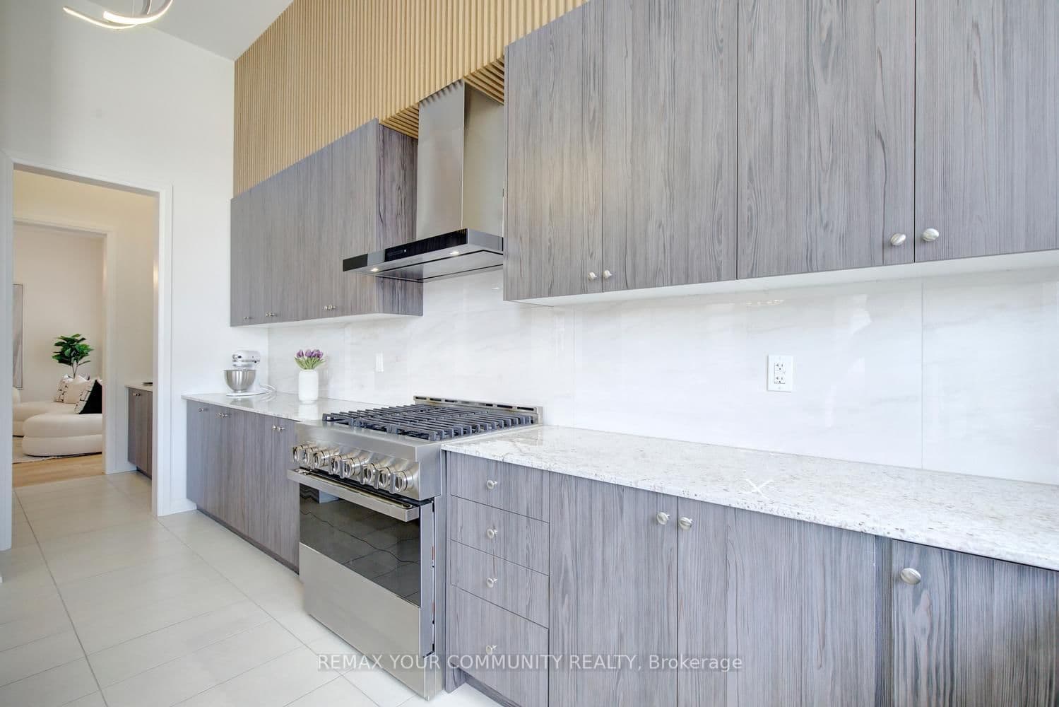 96 Bond Crescent thumbnail 22