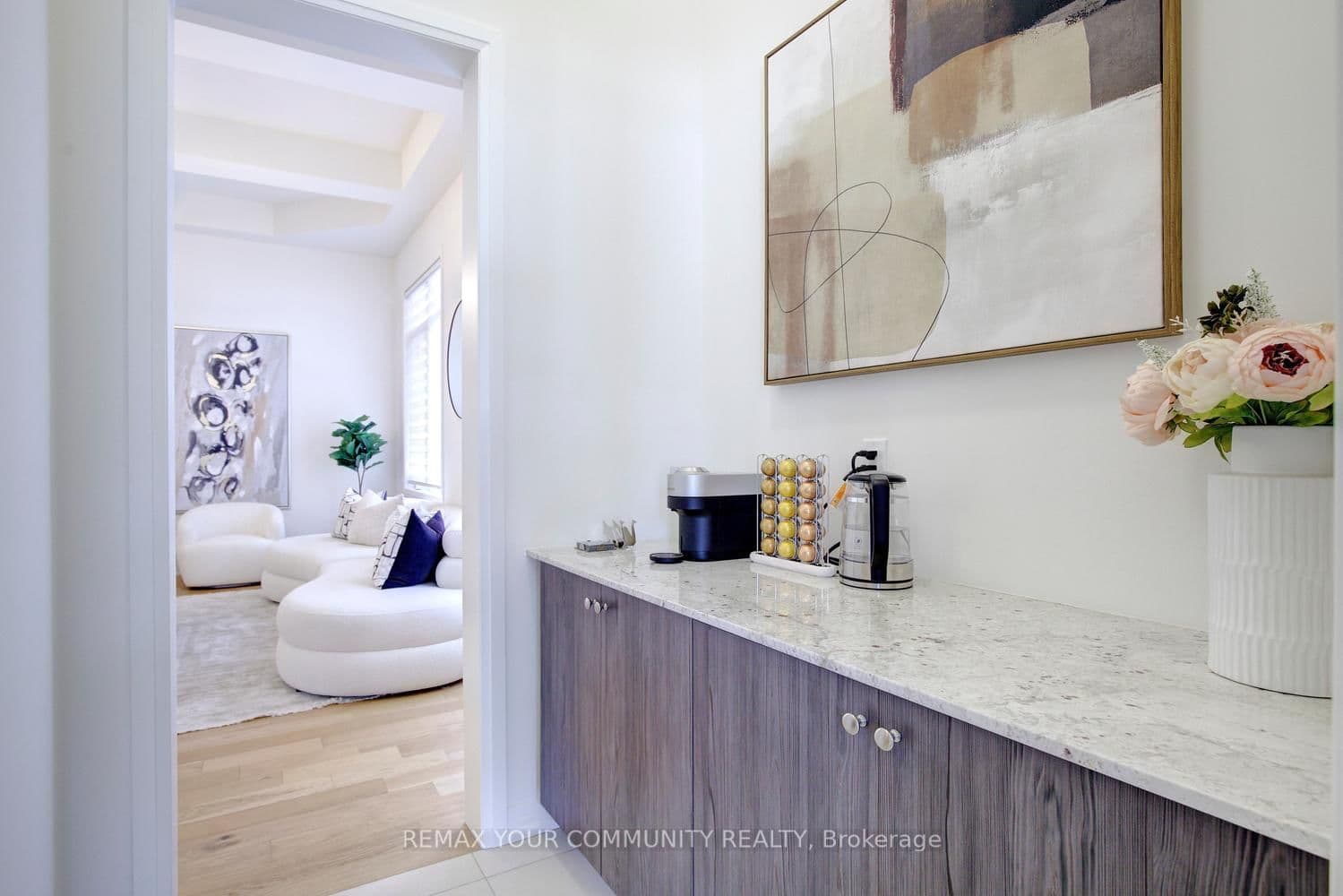 96 Bond Crescent thumbnail 24