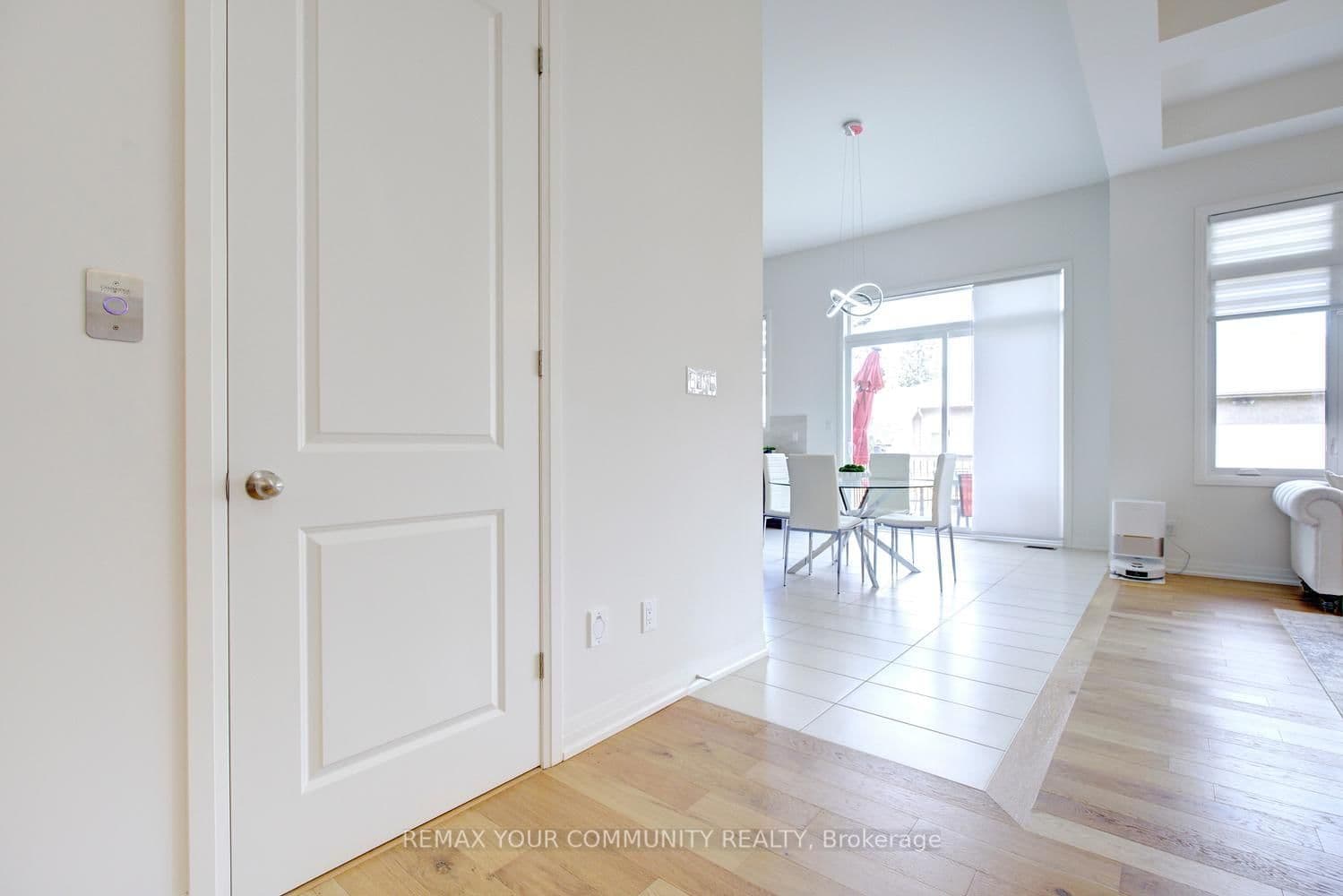 96 Bond Crescent thumbnail 4