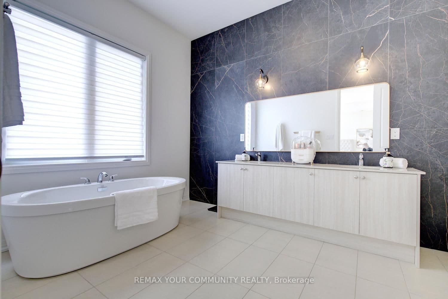 96 Bond Crescent thumbnail 40