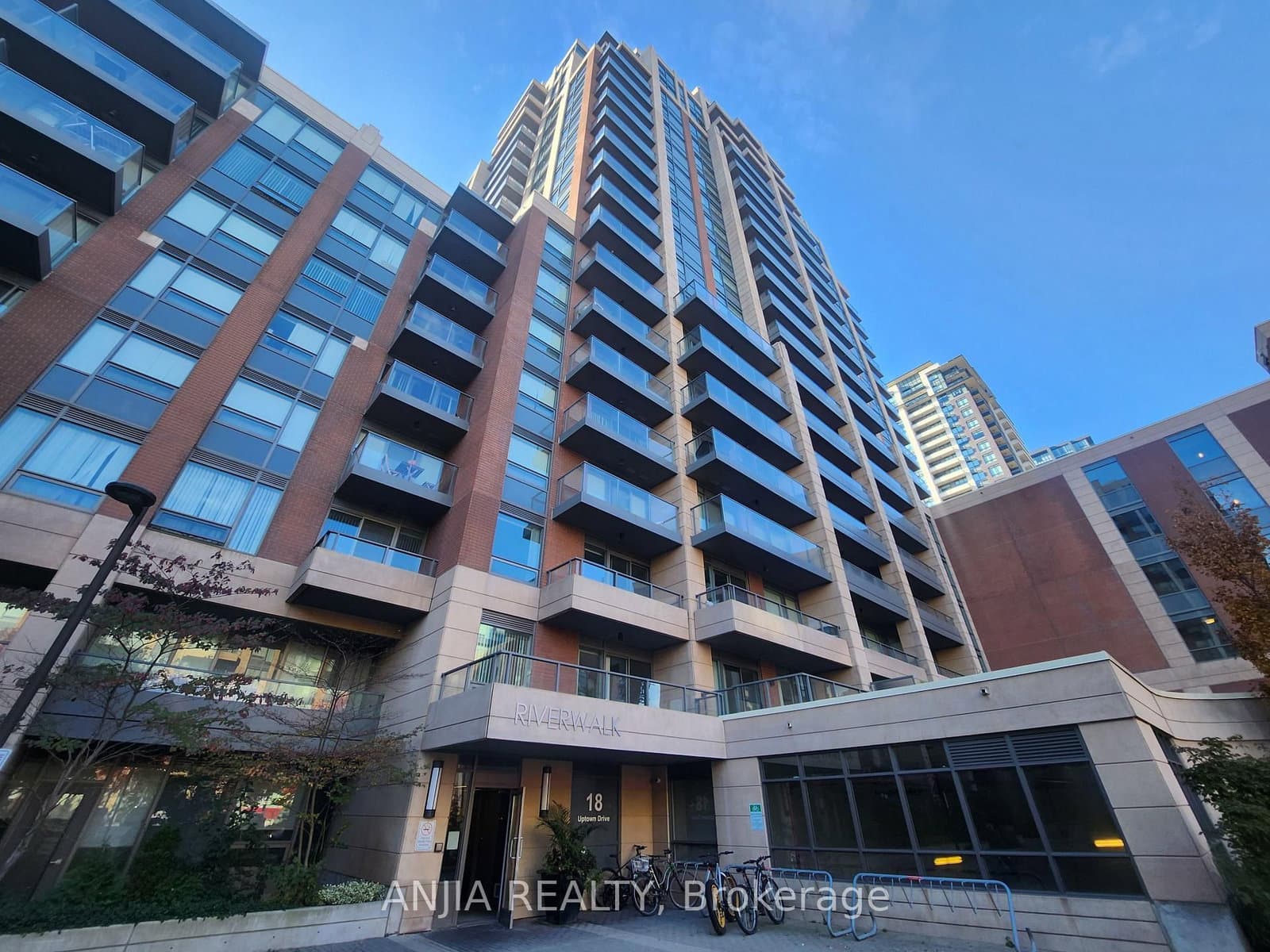 18 UPTOWN Drive, Unit 901 thumbnail 3