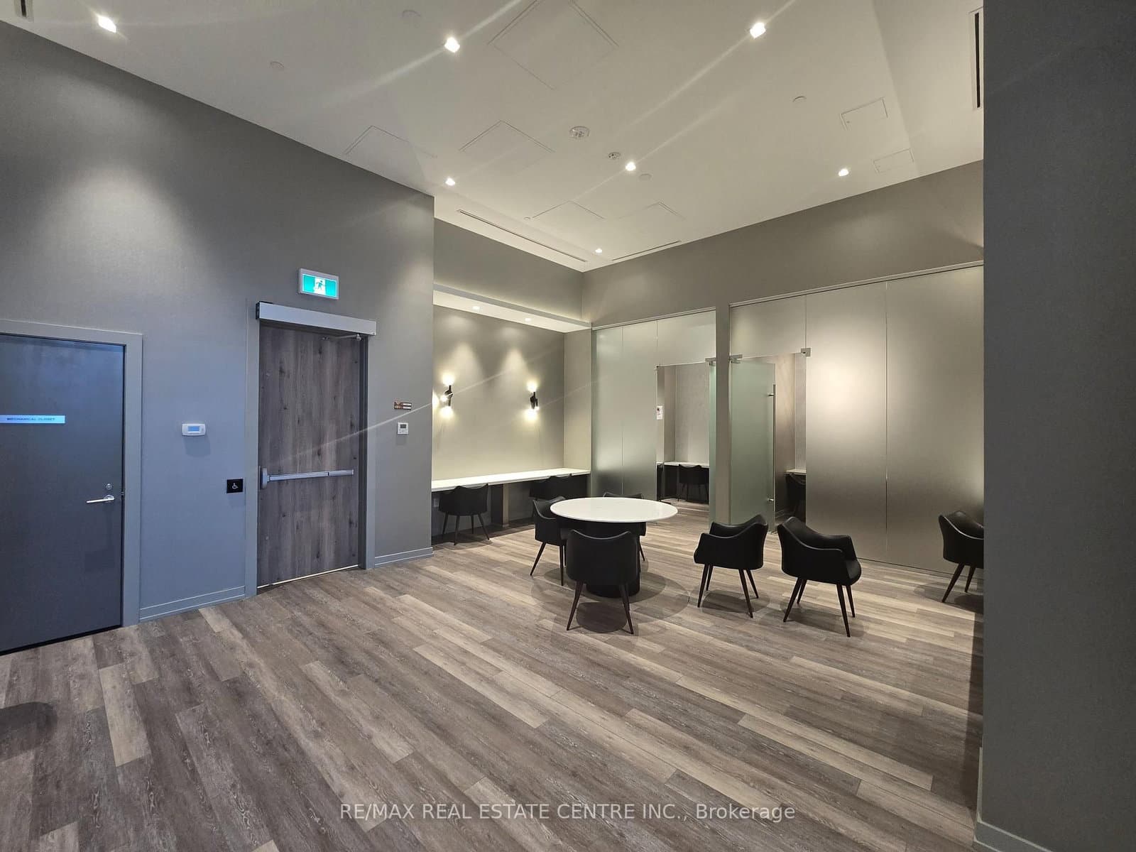 9751 Markham Road, Unit PH06 thumbnail 11