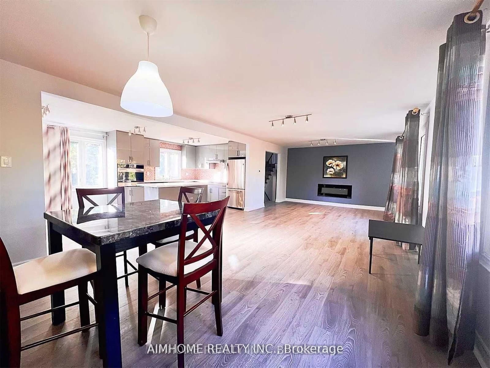 344 Steeles Avenue E thumbnail 4