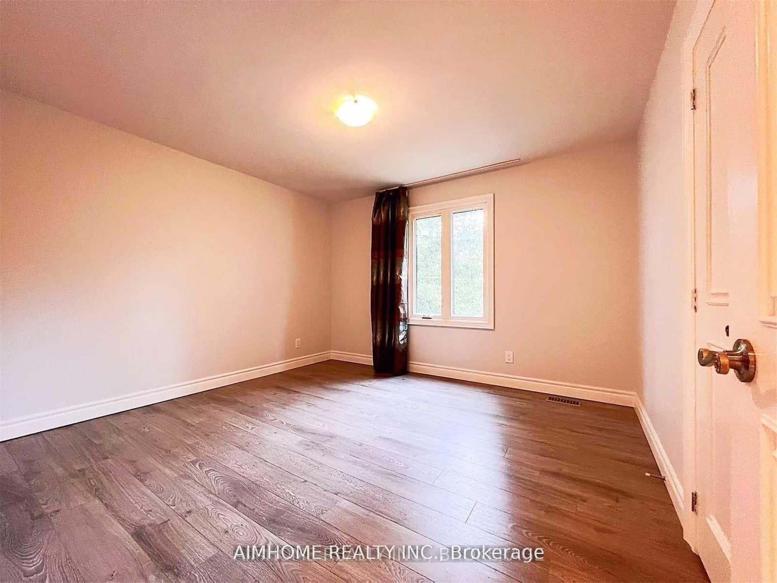 344 Steeles Avenue E thumbnail 9