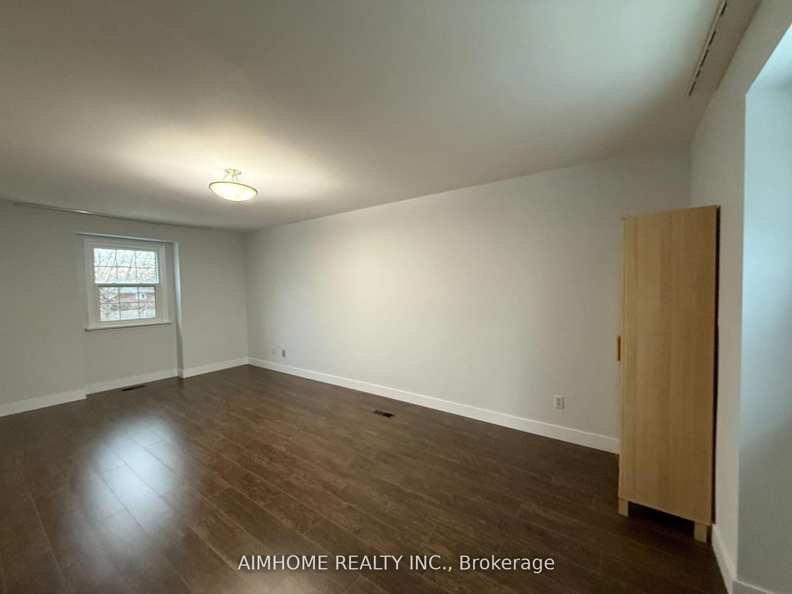 338 Steeles Avenue E thumbnail 11