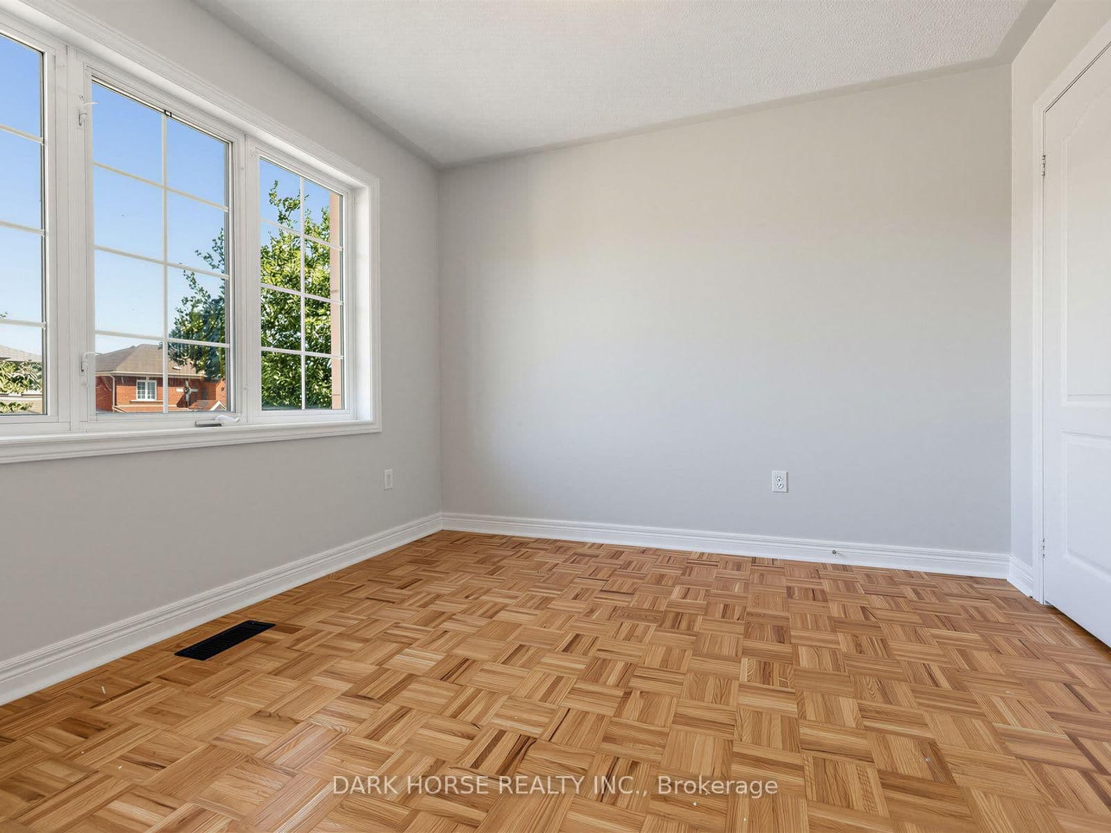 55 Redfinch Crescent thumbnail 32