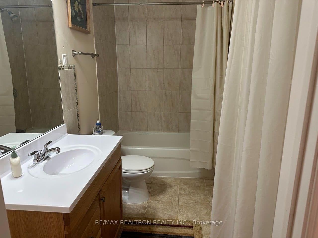 95 Ames Crescent, Unit Basement thumbnail 16