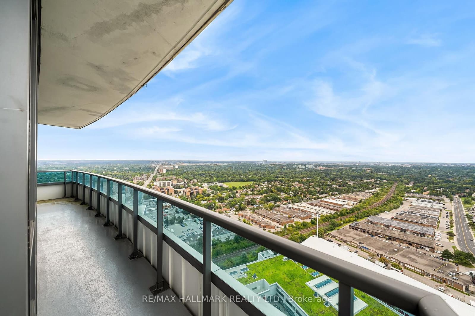 7171 Yonge Street, Unit PH301 thumbnail 18