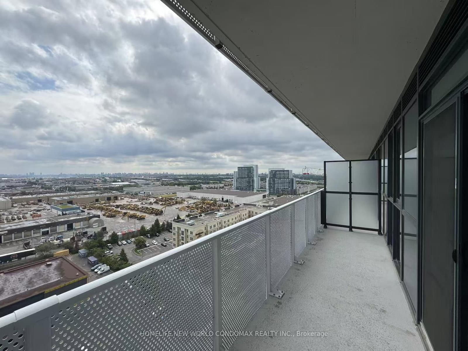 28 Interchange Way, Unit 1807 thumbnail 15
