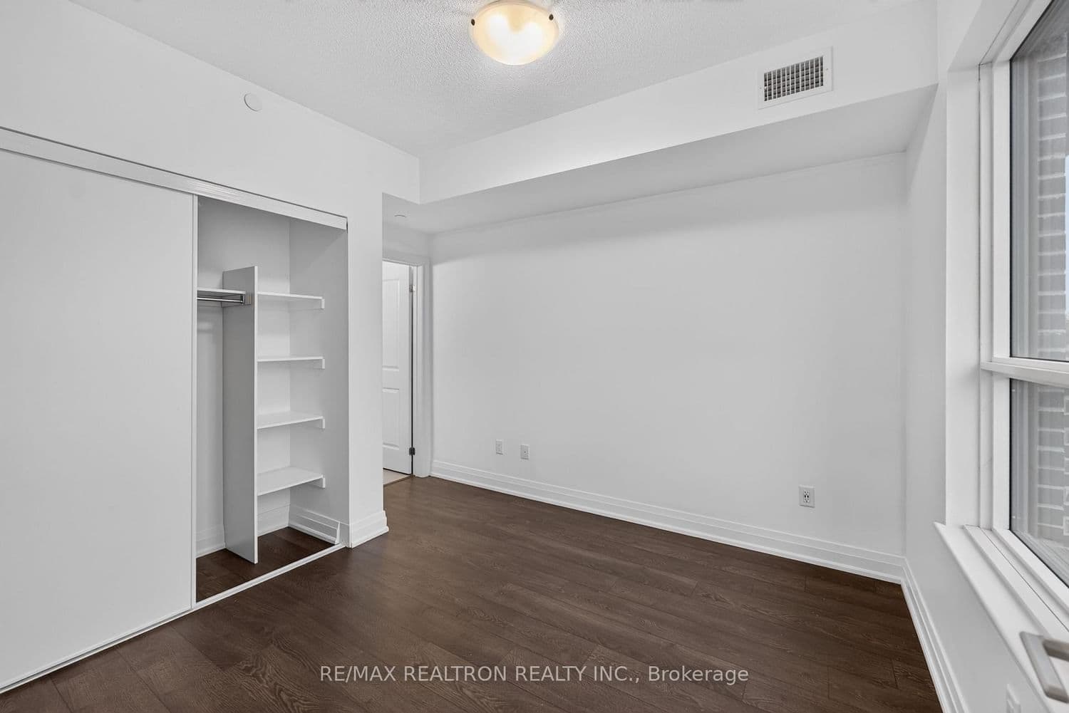 9700 Ninth Line, Unit 219 thumbnail 17