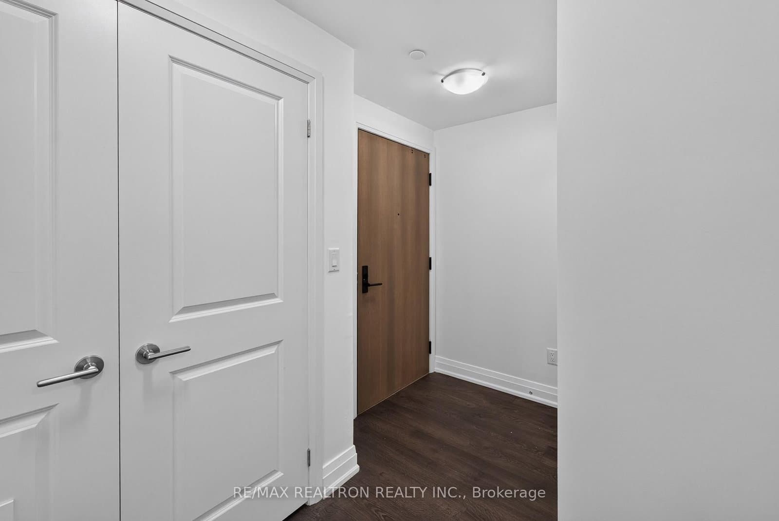 9700 Ninth Line, Unit 219 thumbnail 3