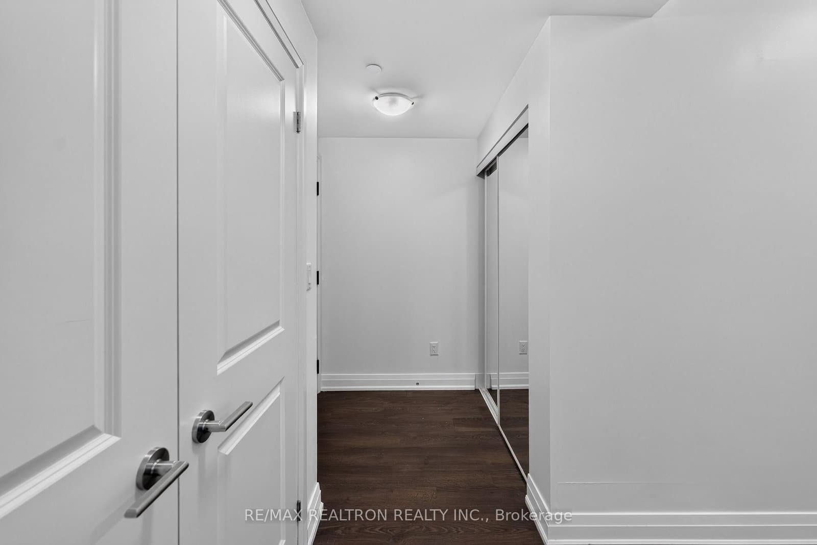 9700 Ninth Line, Unit 219 thumbnail 5