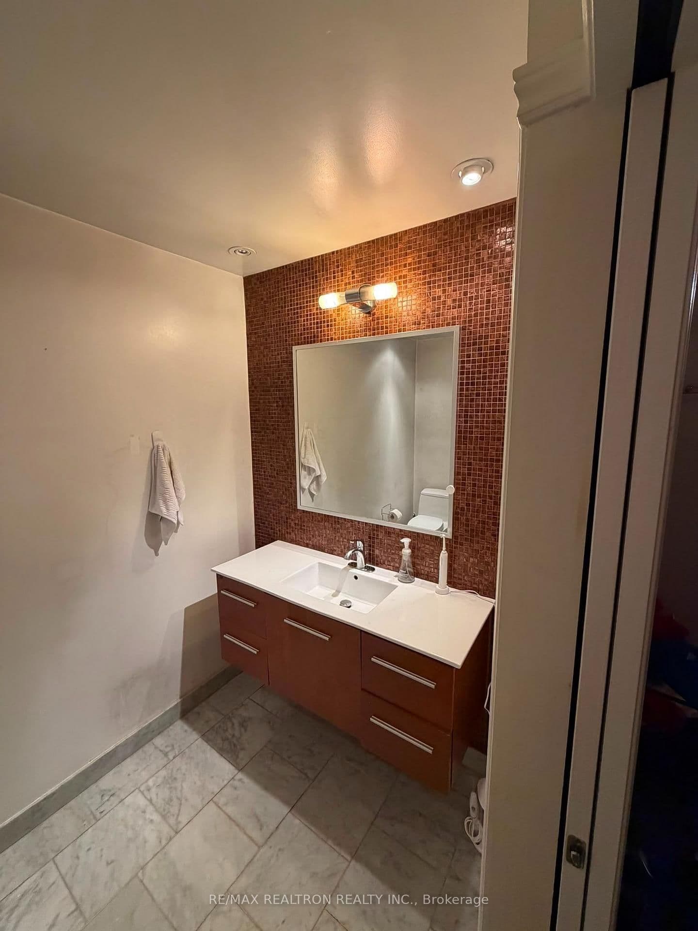 44 Roxborough Lane thumbnail 32