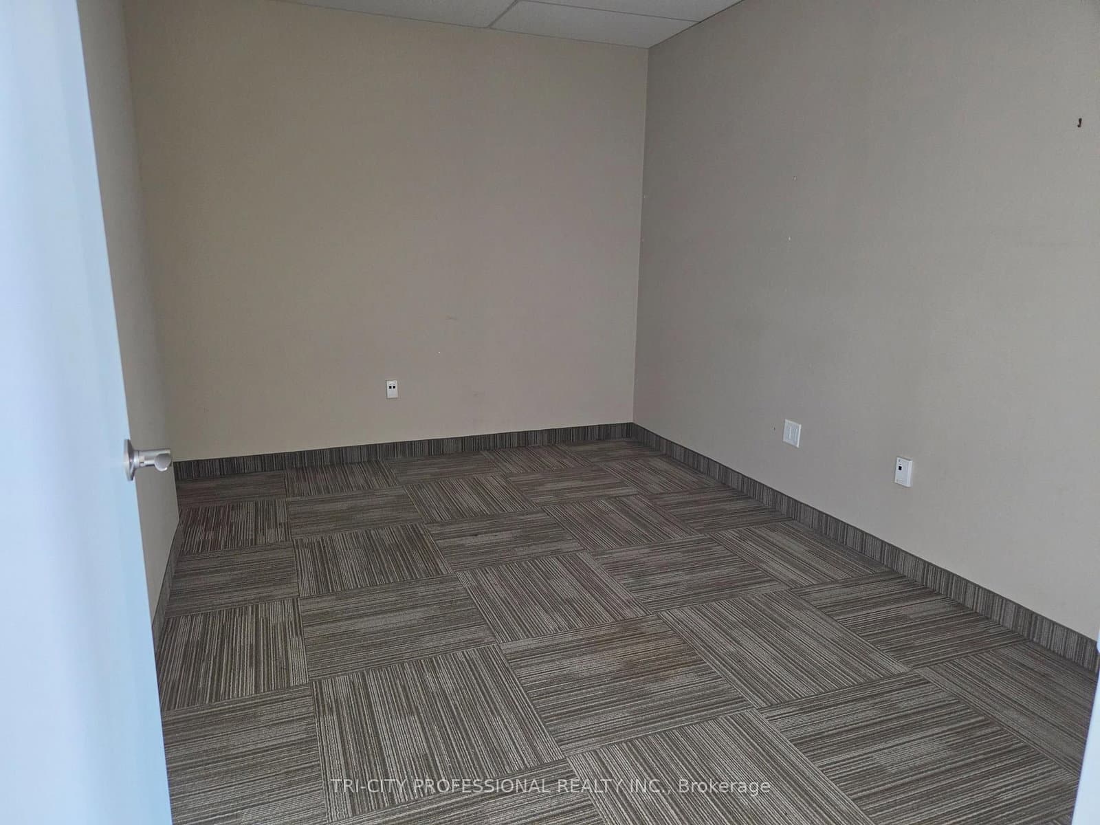 9889 Markham Road, Unit 204 thumbnail 11