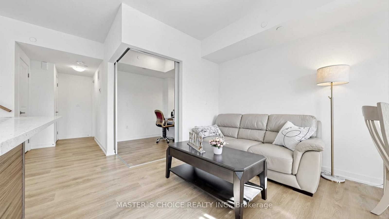 56 Elizabeth Street, Unit 1404 thumbnail 6