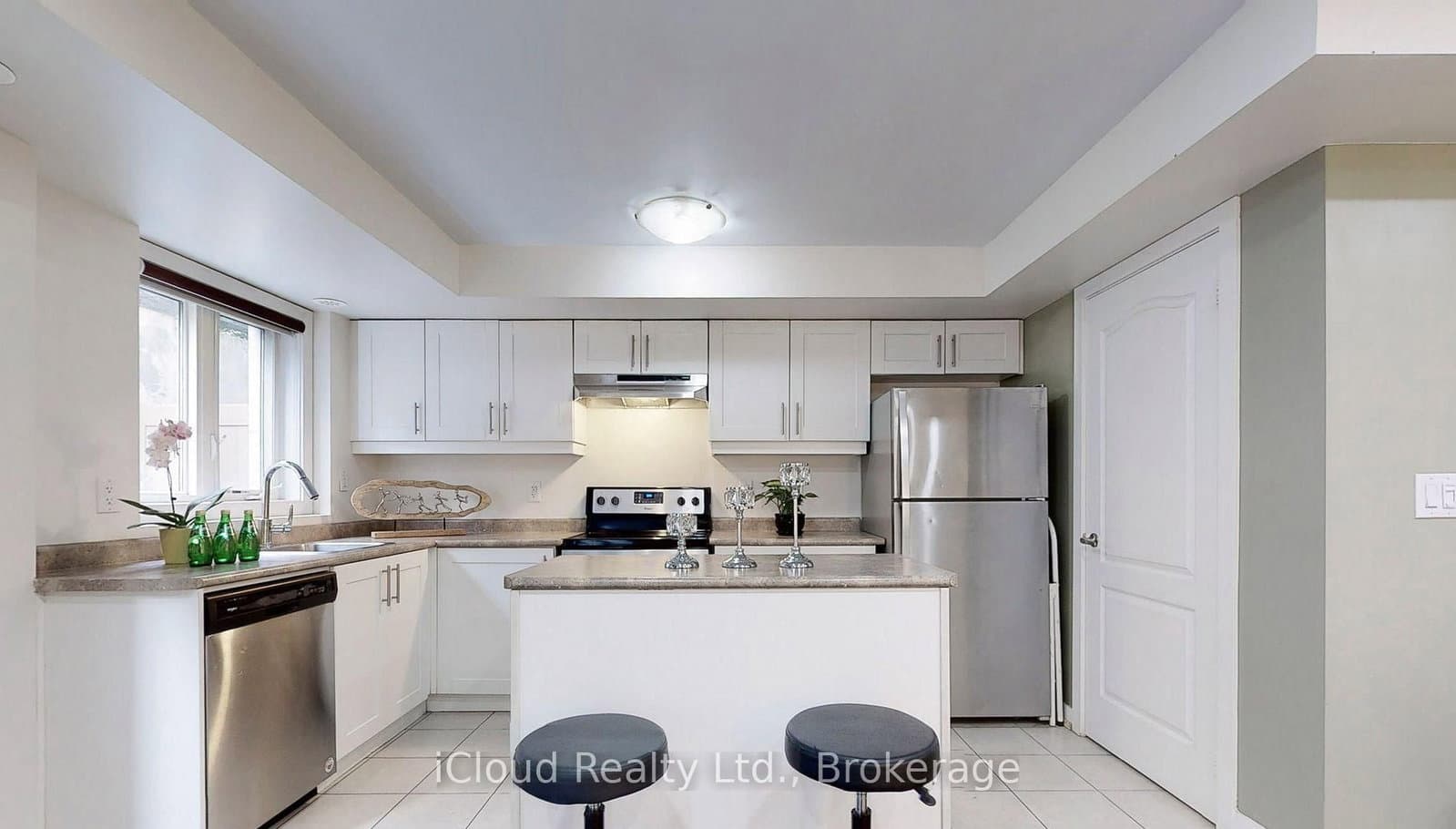 55 Lindcrest Manor, Unit 1001 thumbnail 2