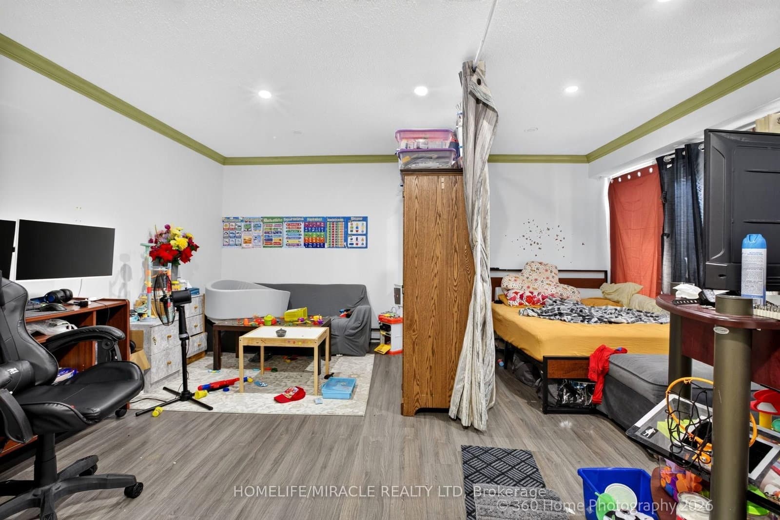 74 Springfair Avenue, Unit 165 thumbnail 17