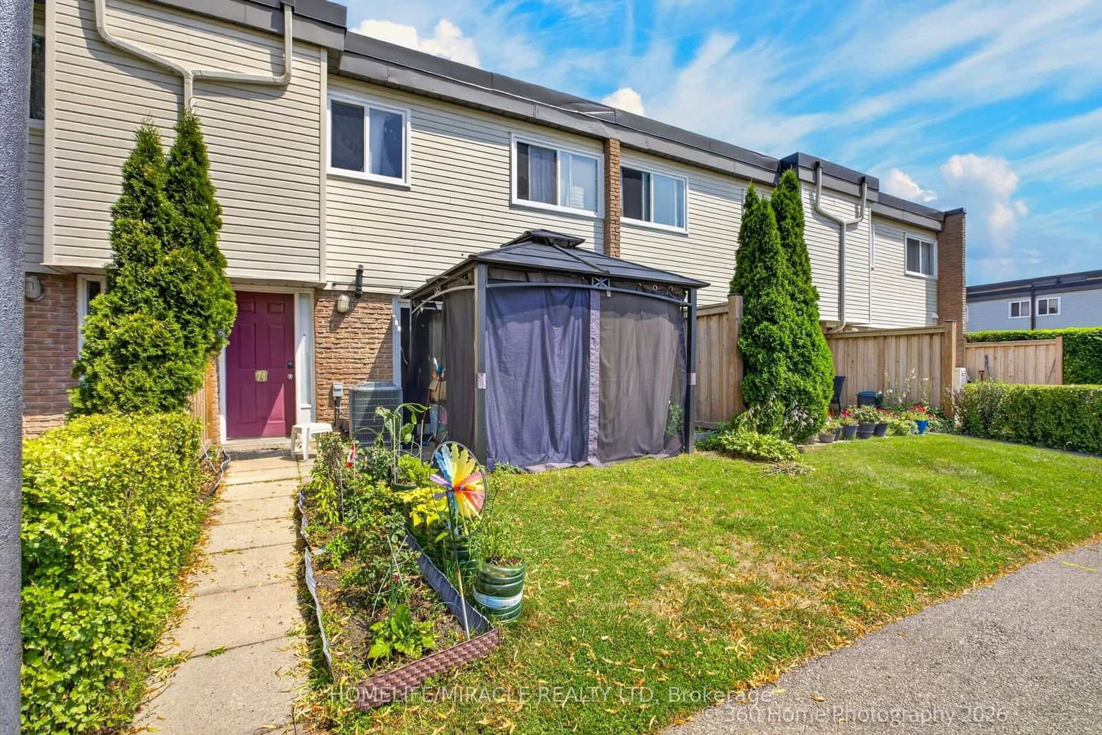 74 Springfair Avenue, Unit 165 thumbnail 3