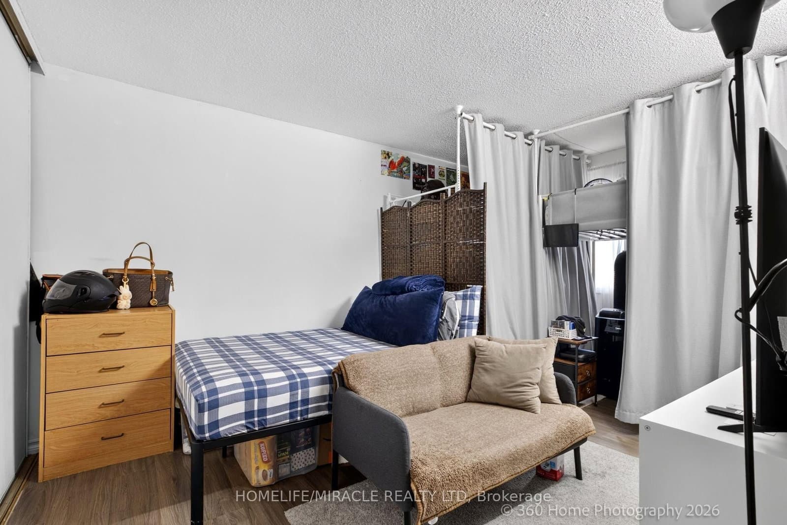 74 Springfair Avenue, Unit 165 thumbnail 5