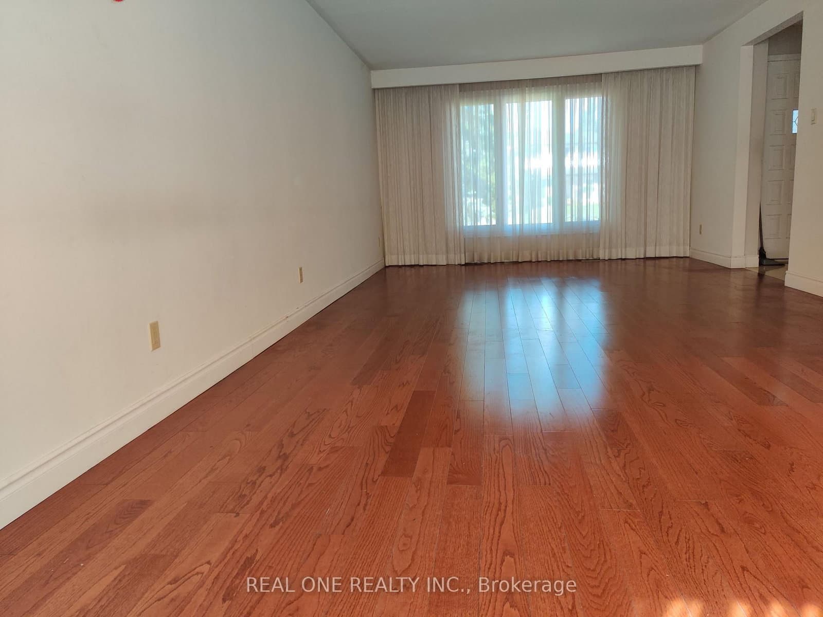 72 Liebeck Crescent - Image 1