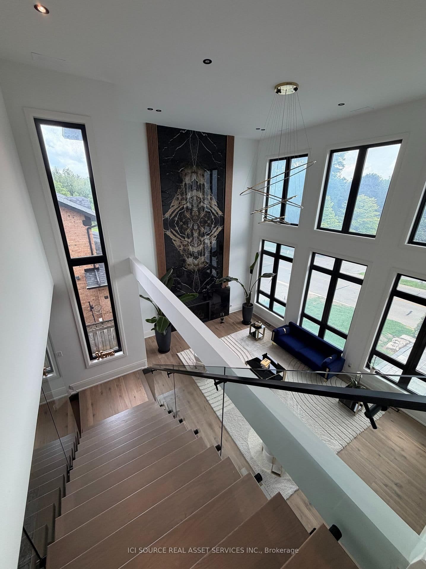 211 Kennedy Street W thumbnail 16