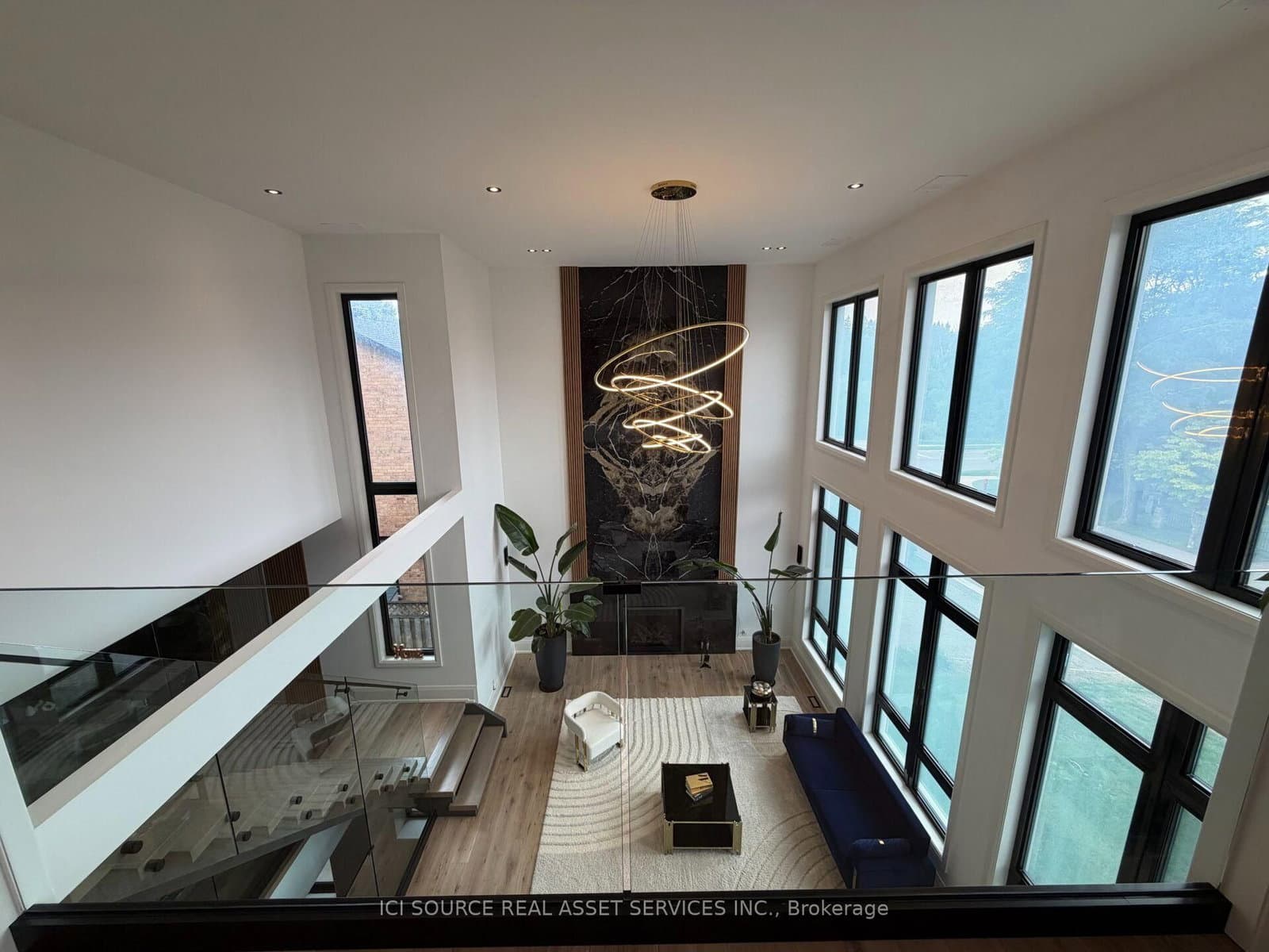 211 Kennedy Street W thumbnail 17