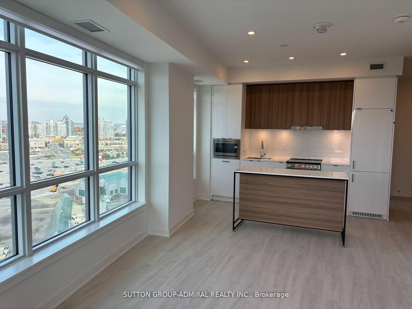 30 Upper Mall Way, Unit A1505 thumbnail 2
