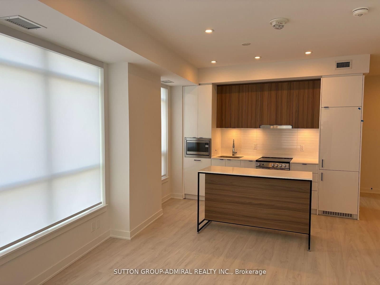 30 Upper Mall Way, Unit A1505 thumbnail 4