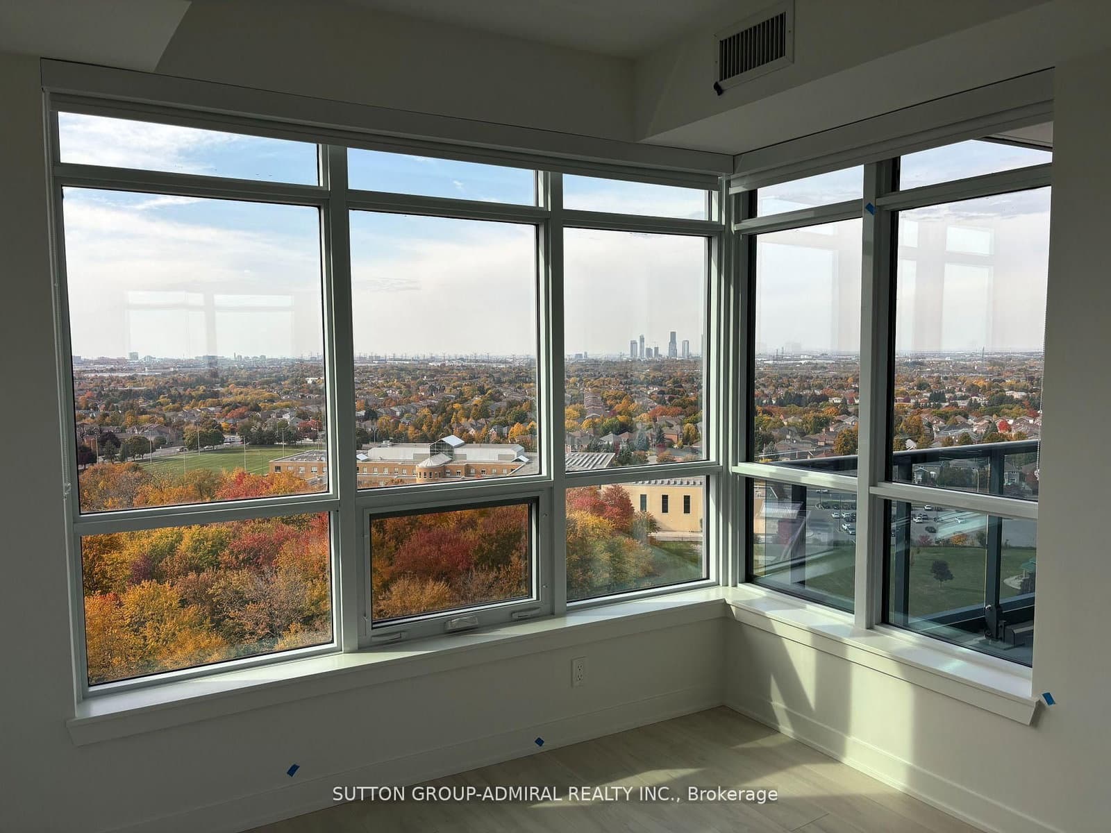 30 Upper Mall Way, Unit A1505 thumbnail 7