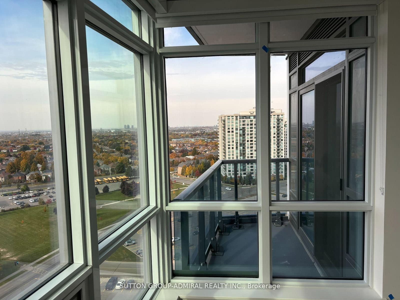 30 Upper Mall Way, Unit A1505 thumbnail 8