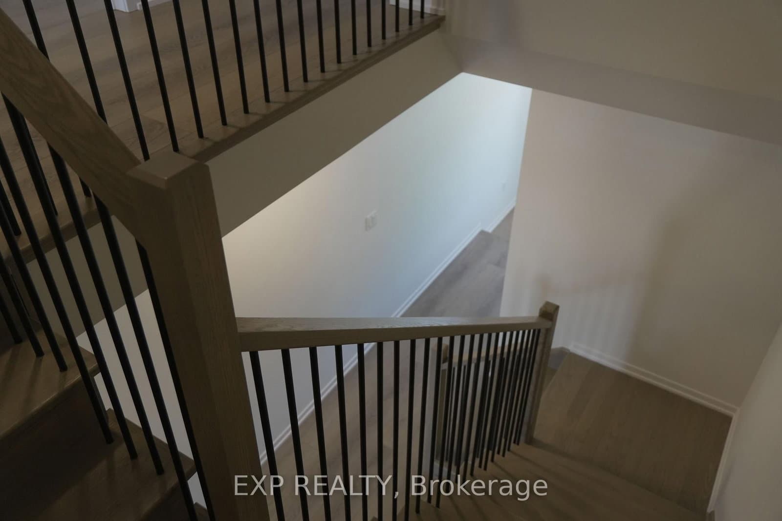 26 Alfred Garvey Gate thumbnail 11
