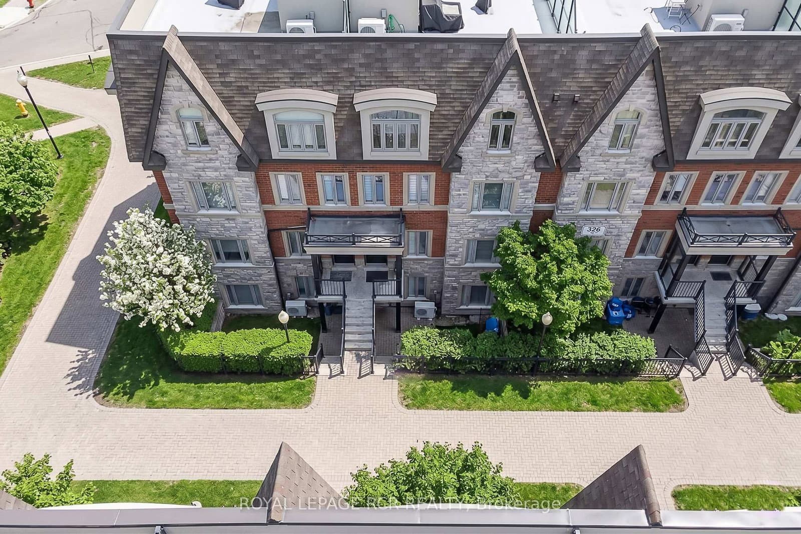 326 John Street, Unit 138 thumbnail 2