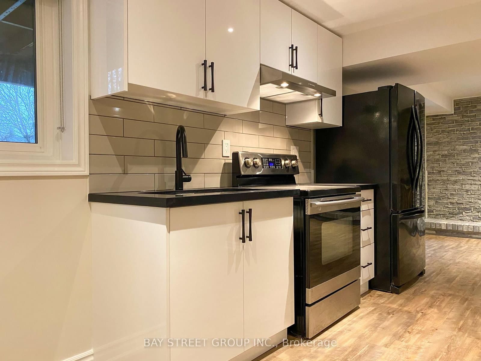 29 Carlton Road, Unit Basement thumbnail 3