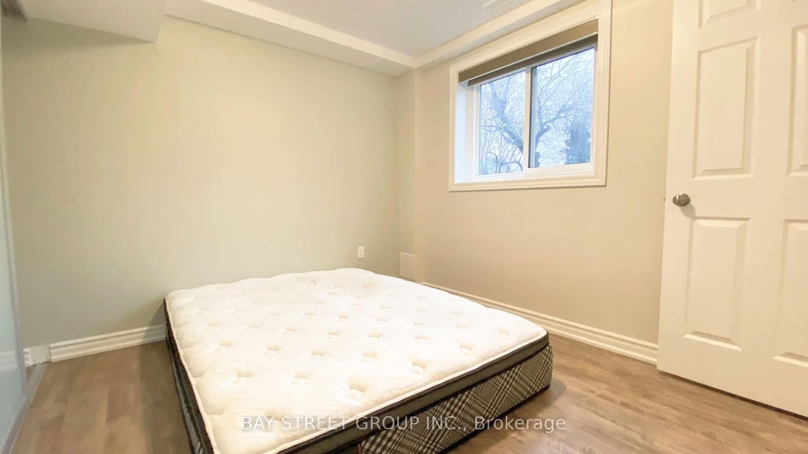 29 Carlton Road, Unit Basement thumbnail 4