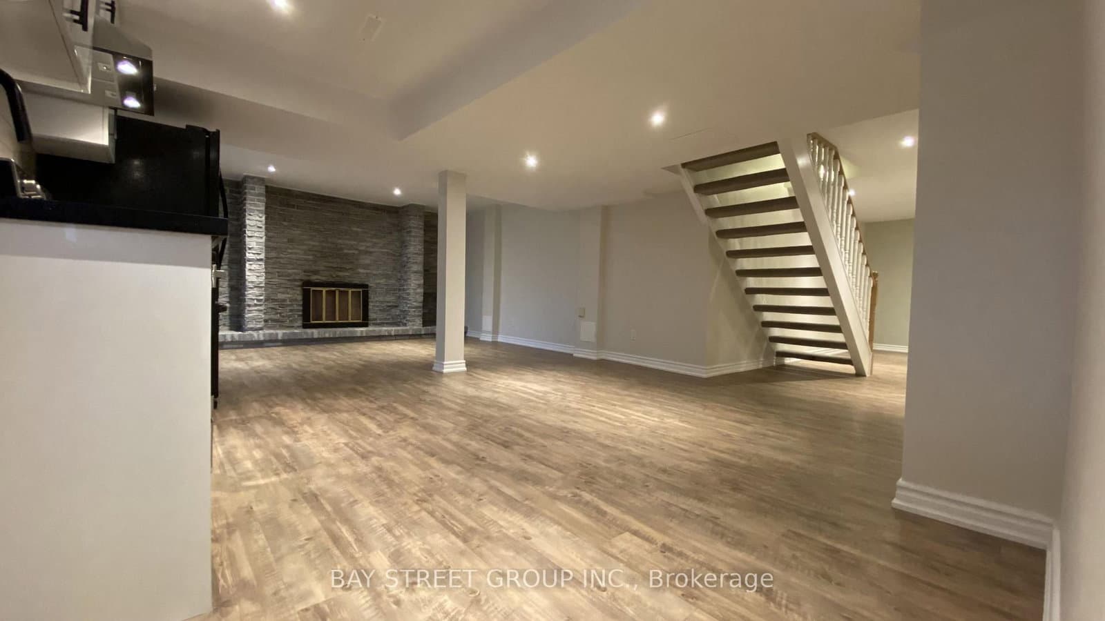 29 Carlton Road, Unit Basement thumbnail 9