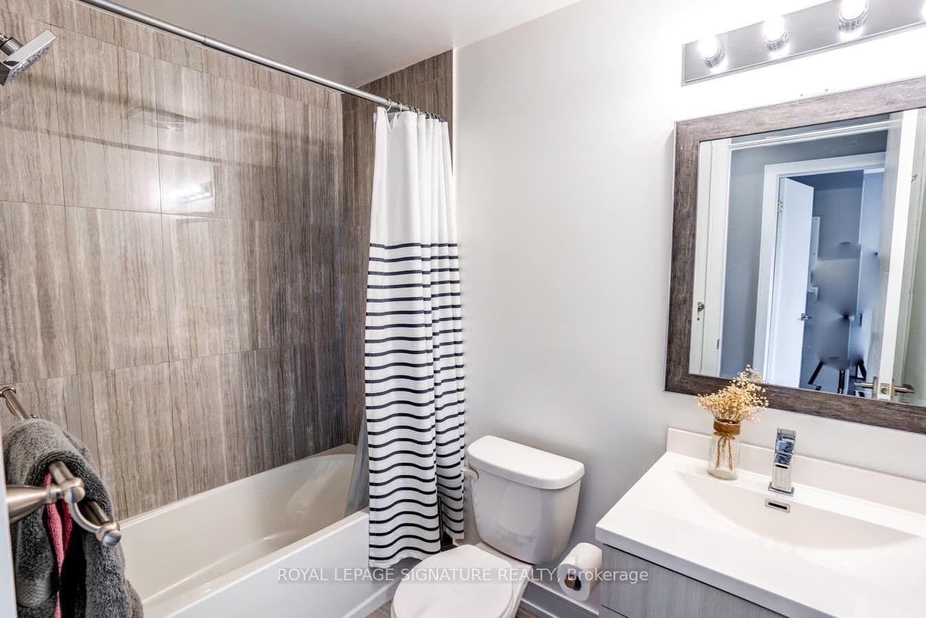 201 Pine Grove Rd Road, Unit 426 thumbnail 25