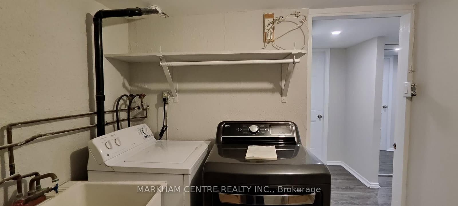 87 Andrea Lane, Unit Lower thumbnail 9