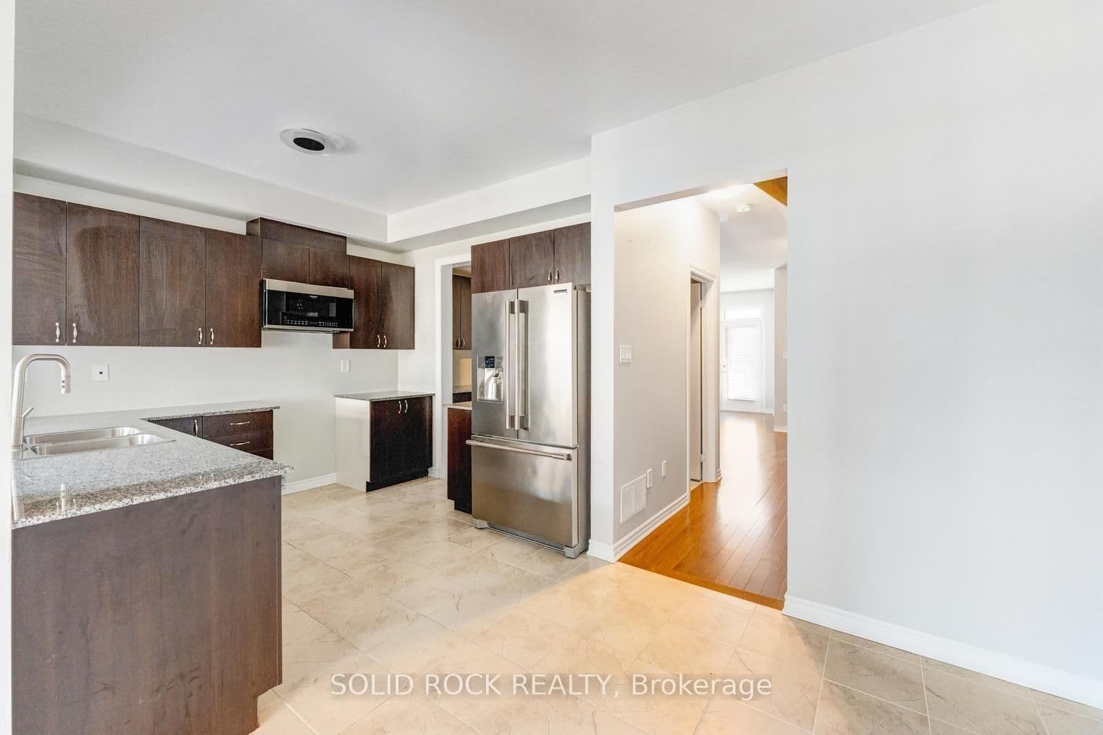 142 Farooq Boulevard S thumbnail 11