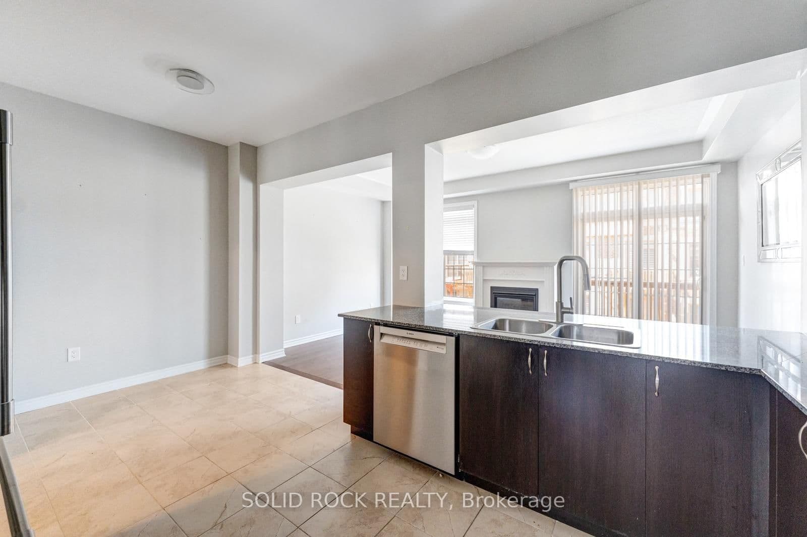142 Farooq Boulevard S thumbnail 12