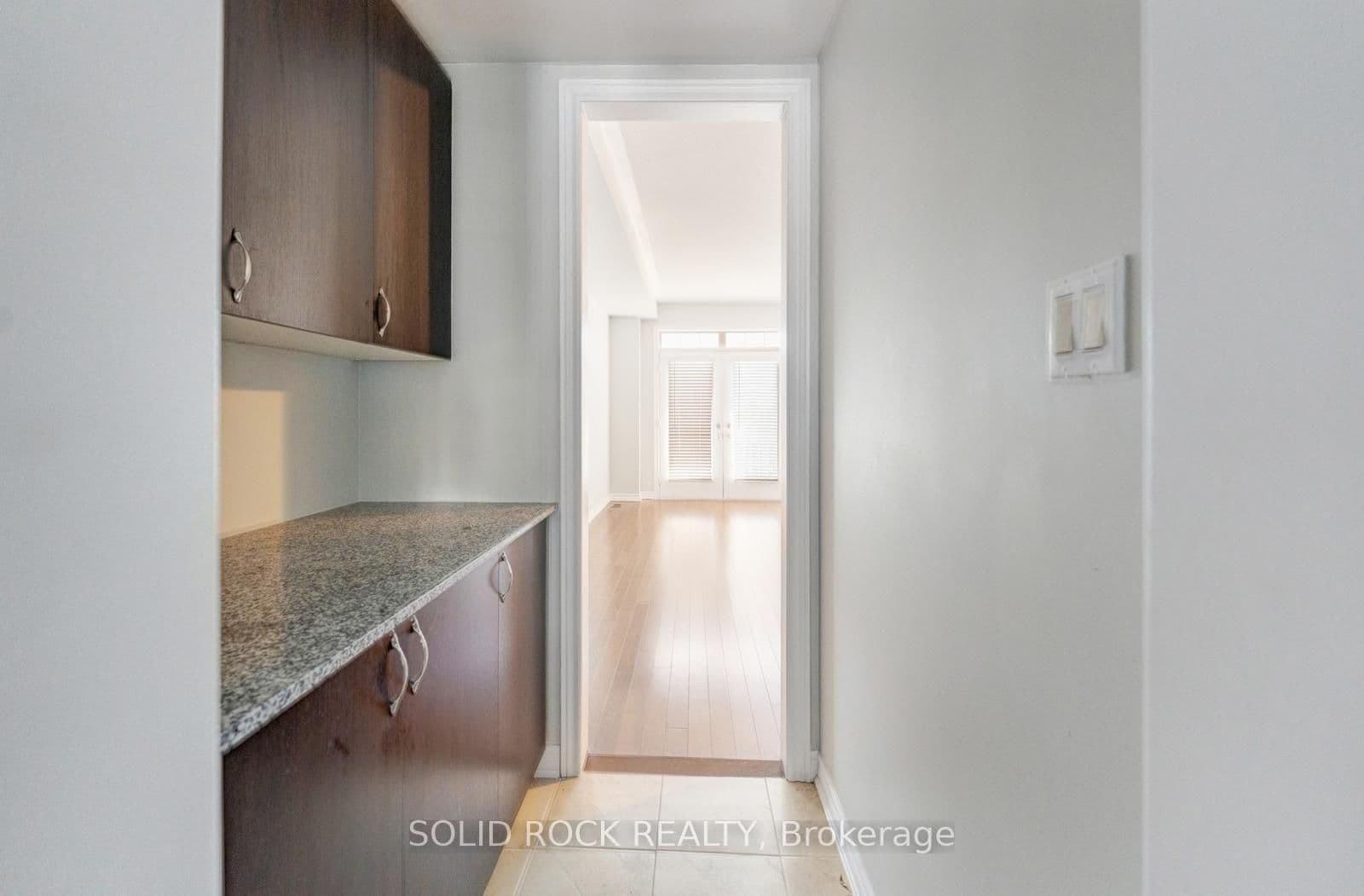 142 Farooq Boulevard S thumbnail 13