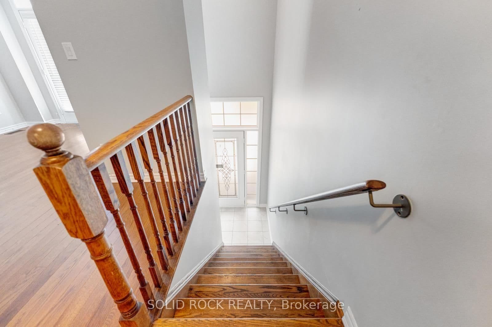 142 Farooq Boulevard S thumbnail 5