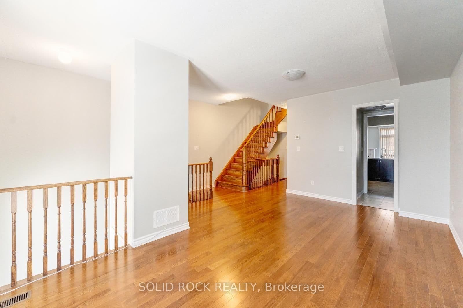 142 Farooq Boulevard S thumbnail 8