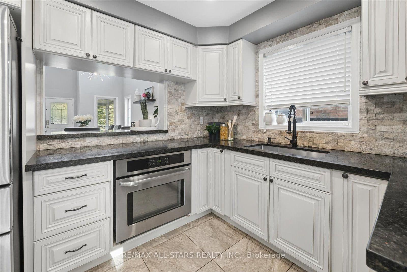 36 Burnaby Drive thumbnail 16