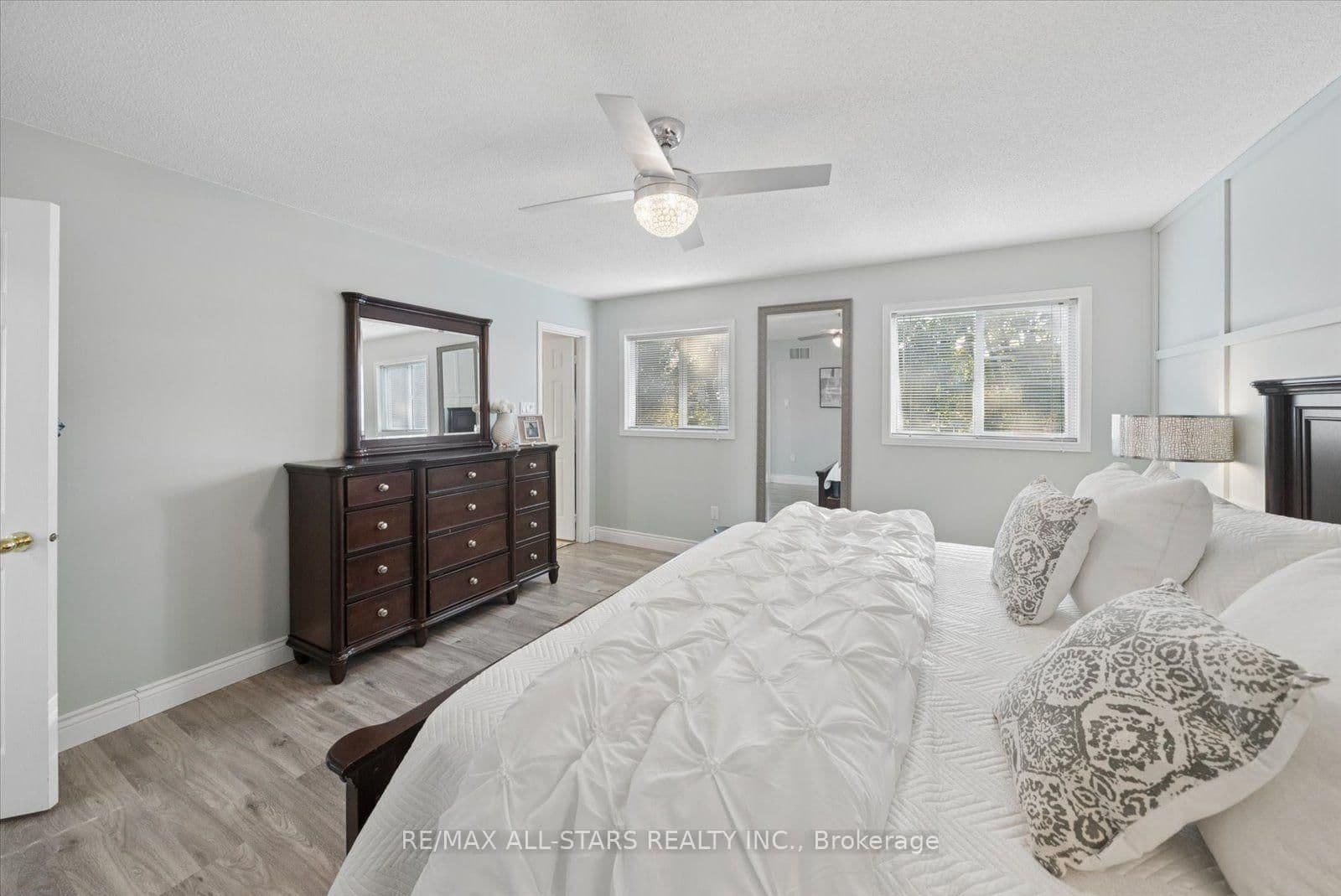 36 Burnaby Drive thumbnail 20