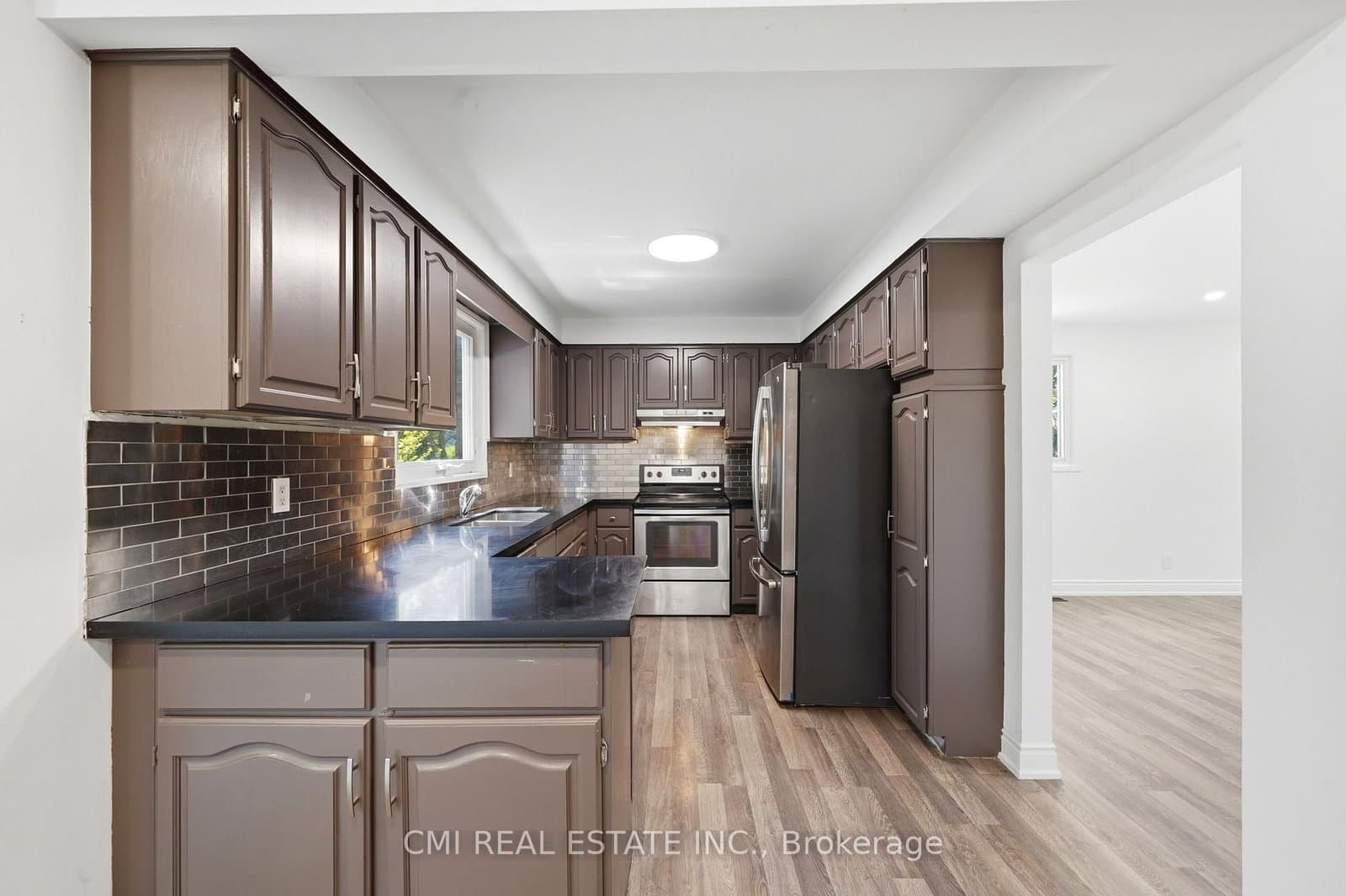 39 Camrose Drive thumbnail 10