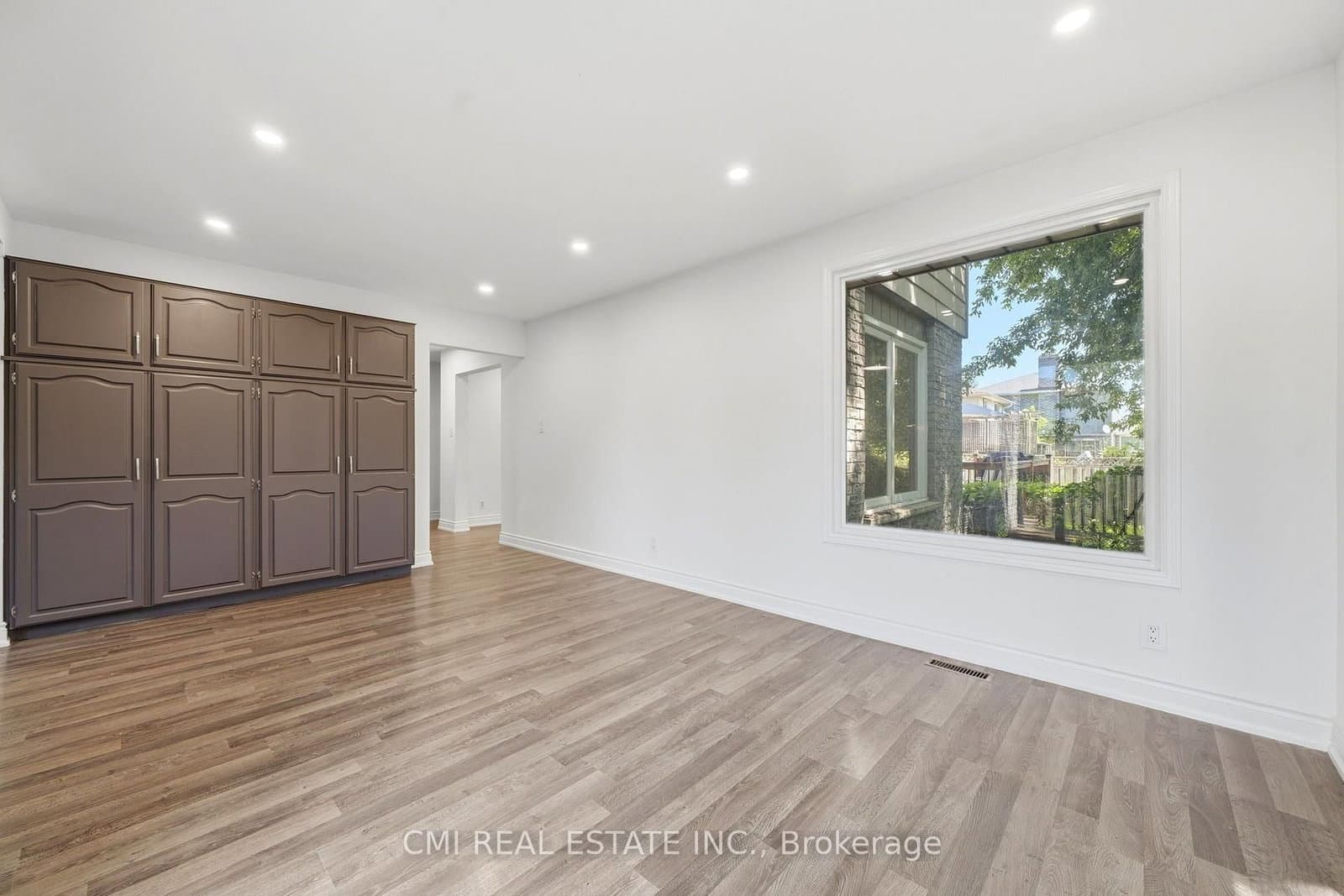 39 Camrose Drive thumbnail 14