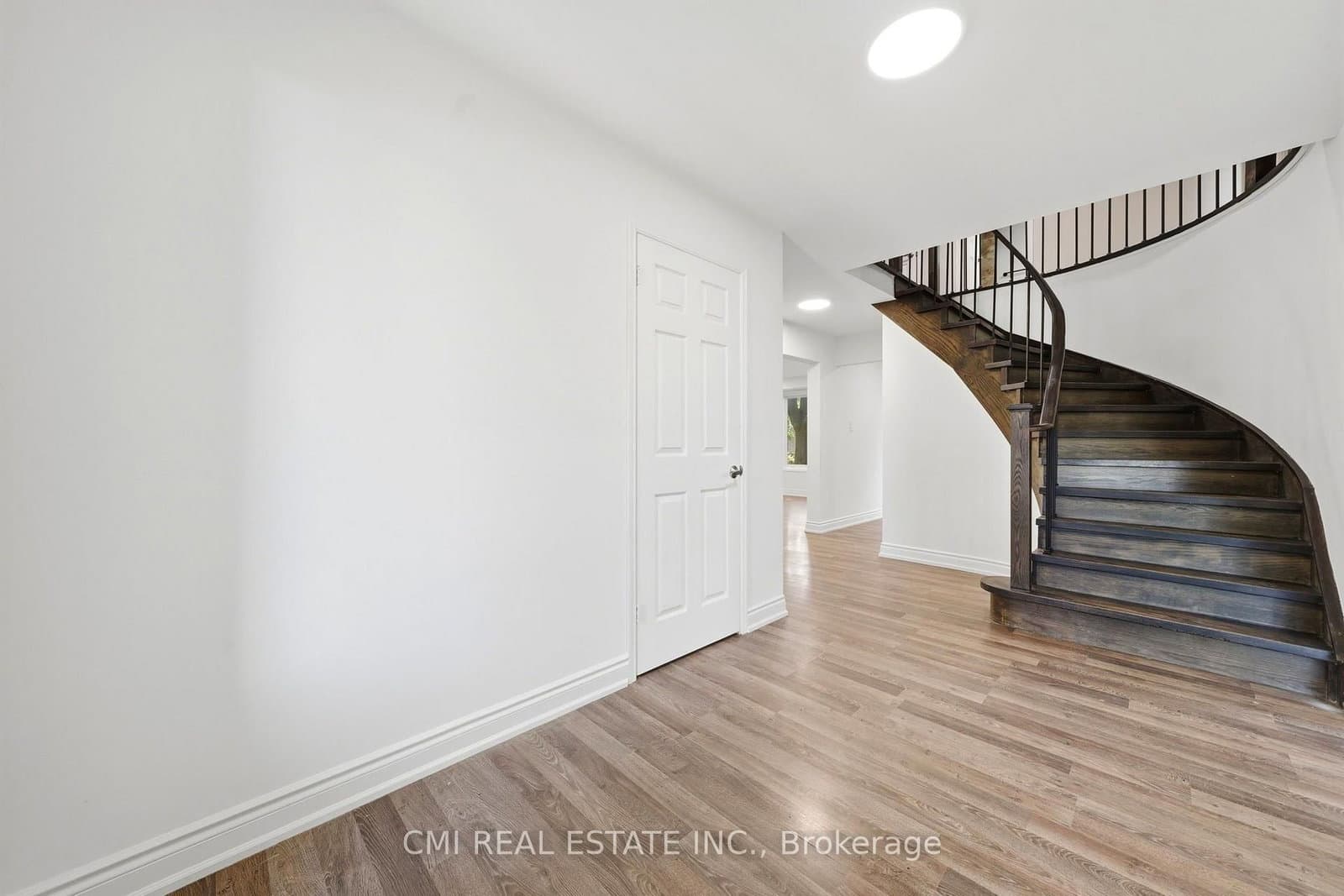 39 Camrose Drive thumbnail 15