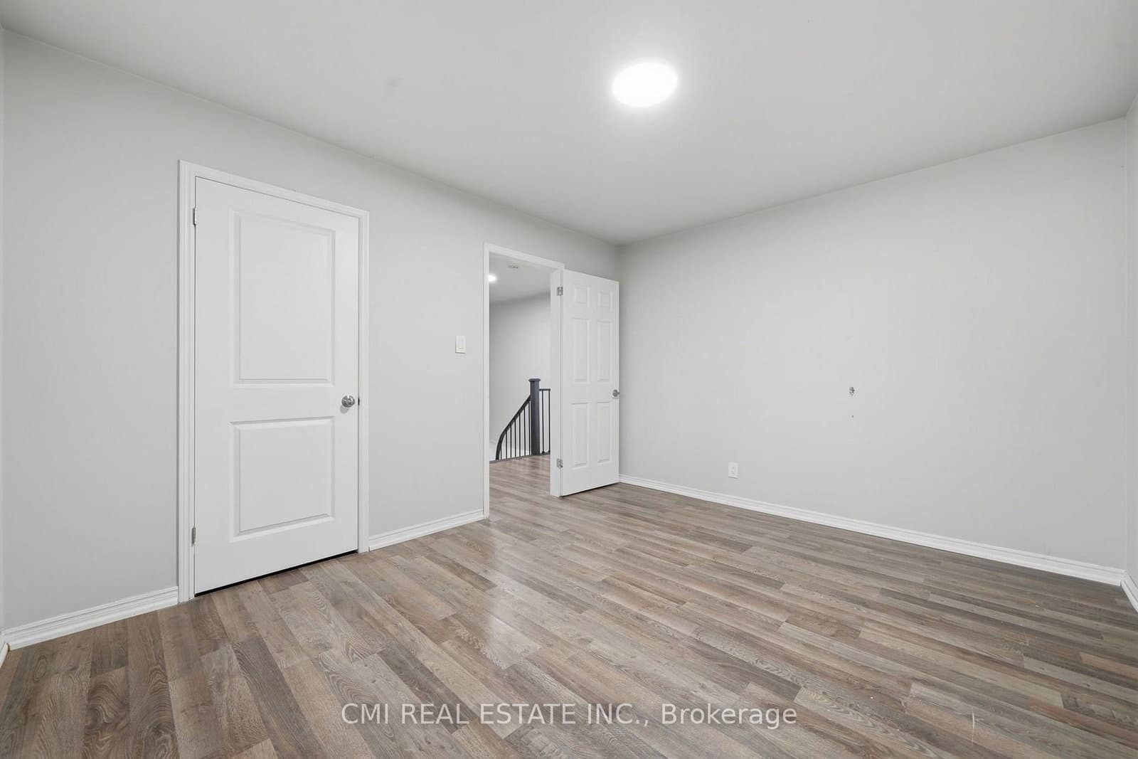 39 Camrose Drive thumbnail 17