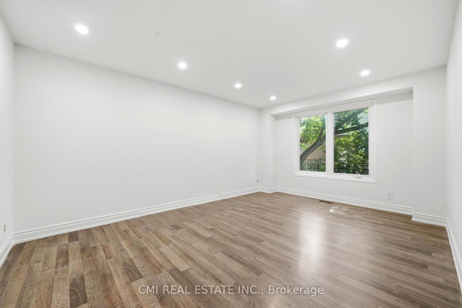 39 Camrose Drive thumbnail 18